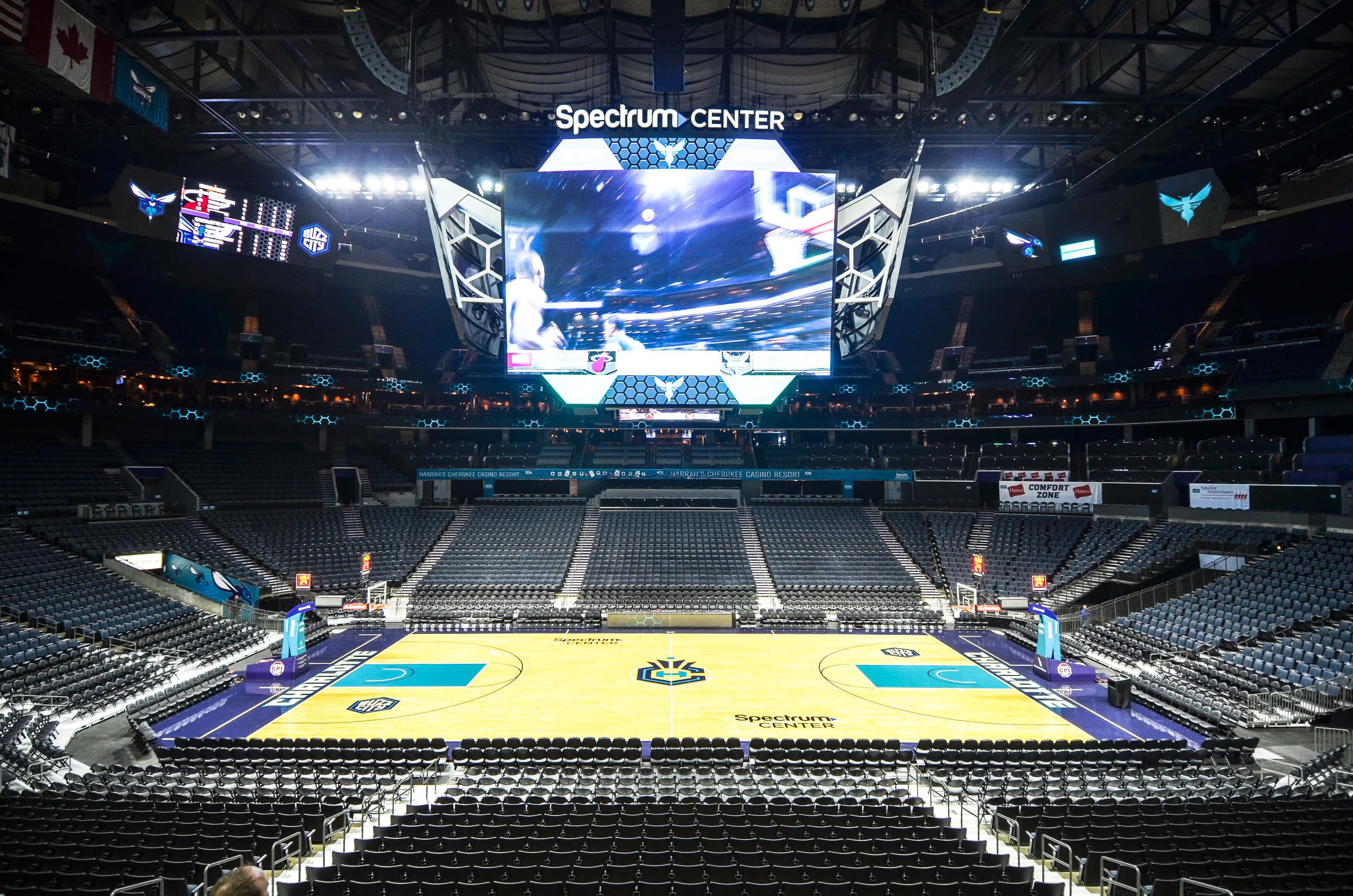 Los Angeles Lakers at Charlotte Hornets